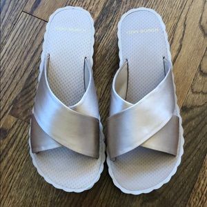 Tory Burch scallop wedge flip flop
